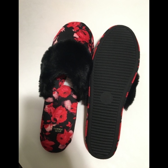 Victoria's Secret Pink Supersoft Floral Slippers - Picture 8 of 8